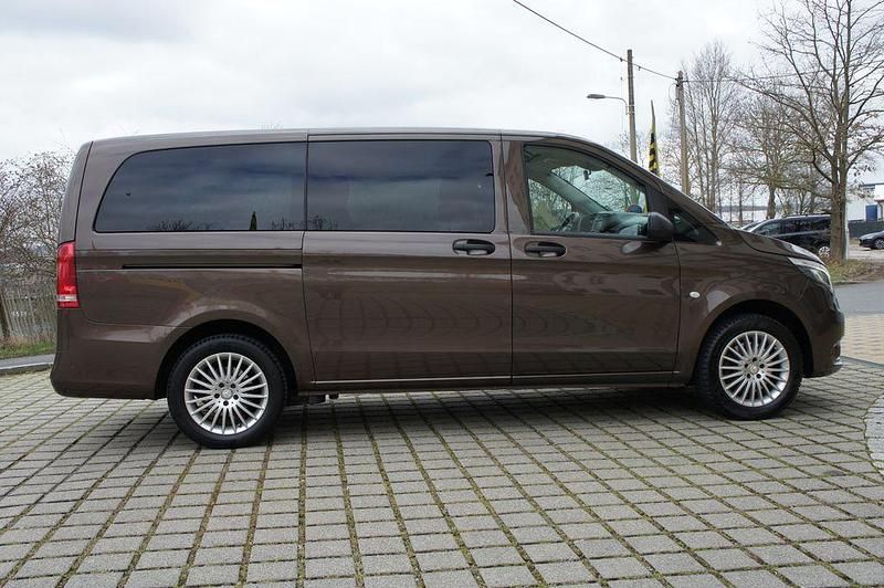 Gebraucht Mercedes Vito 190 PS (139 kW) 2016 Braun Van