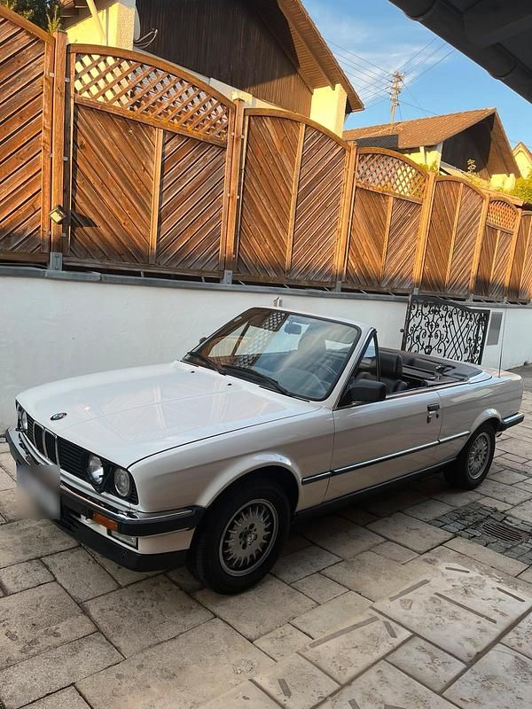 Gebraucht BMW 325 171 PS (125 kW) 1990 Weiß Cabrio