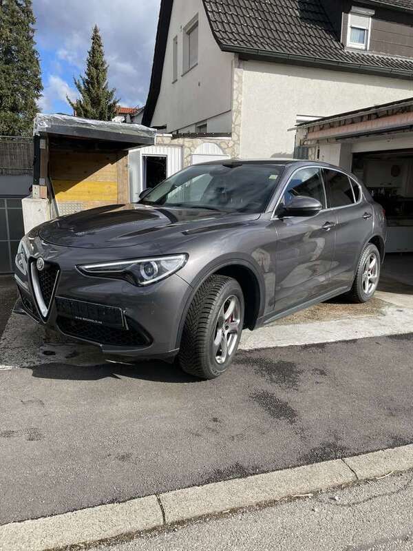 Gebraucht 2018 Alfa Romeo Stelvio Super SUV | 30.999 € (Etwas zu teuer) - Bild 1/4