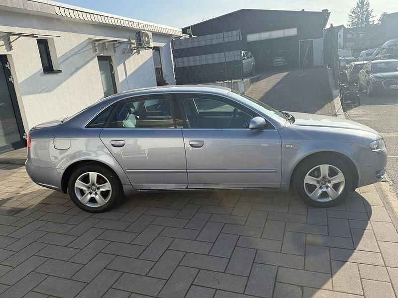 Gebraucht Audi A4 Comfort 131 PS (96 kW) 2006 Silber Limousine