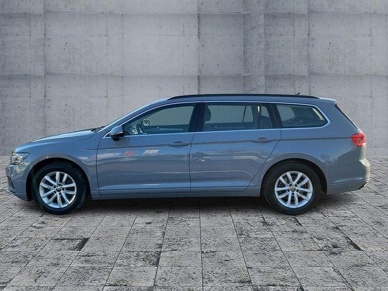 Gebraucht VW Passat Business 150 PS (110 kW) 2023 Mondsteingrau Kombi