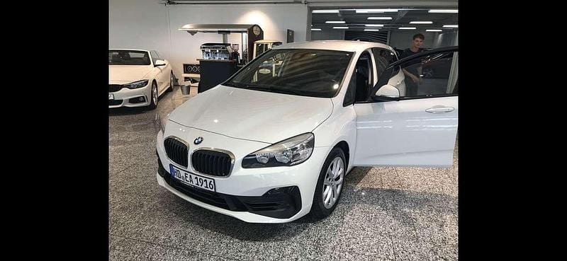 Gebraucht 2018 BMW 220 Gran Tourer Van / Kleinbus | 16.500 € (Guter Preis) - Bild 1/4
