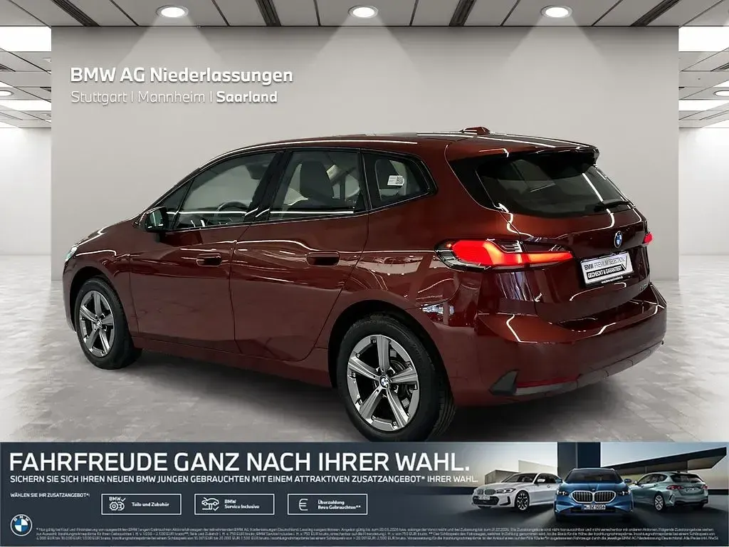 Gebraucht BMW 220 Active Tourer Efficient Dynamics 156 PS (114 kW) 2025 Rot Van / Kleinbus