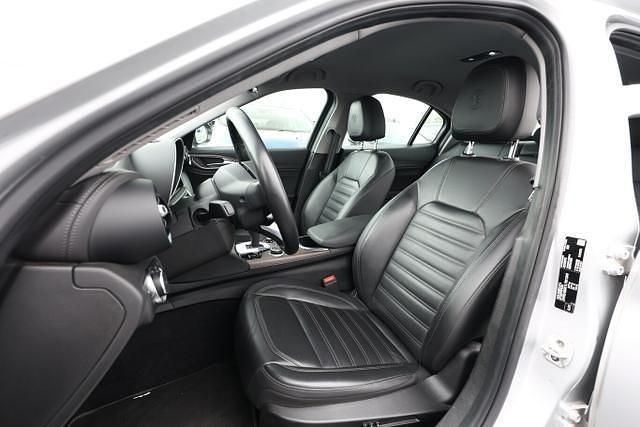 Gebraucht Alfa Romeo Giulia Ti 190 PS (139 kW) 2020 Grigio silverstone metallic grigio silverstone metallic Limousine
