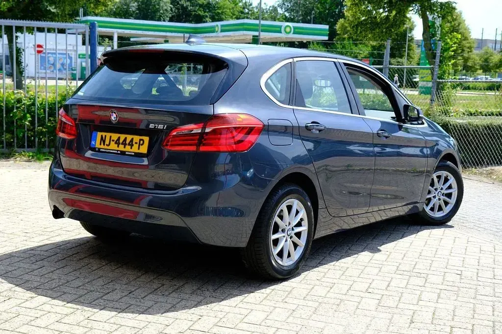 Gebraucht BMW 216 Active Tourer Executive 102 PS (75 kW) 2017 Grau Van / Kleinbus