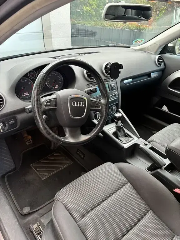 Gebraucht Audi A3 Ambiente 125 PS (91 kW) 2011 Grau Kleinwagen