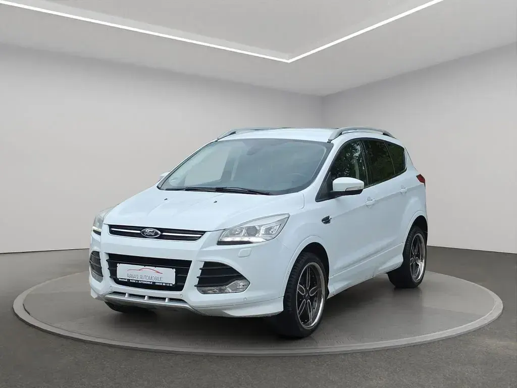 Gebraucht Ford Kuga Individual 150 PS (110 kW) 2015 Weiß SUV
