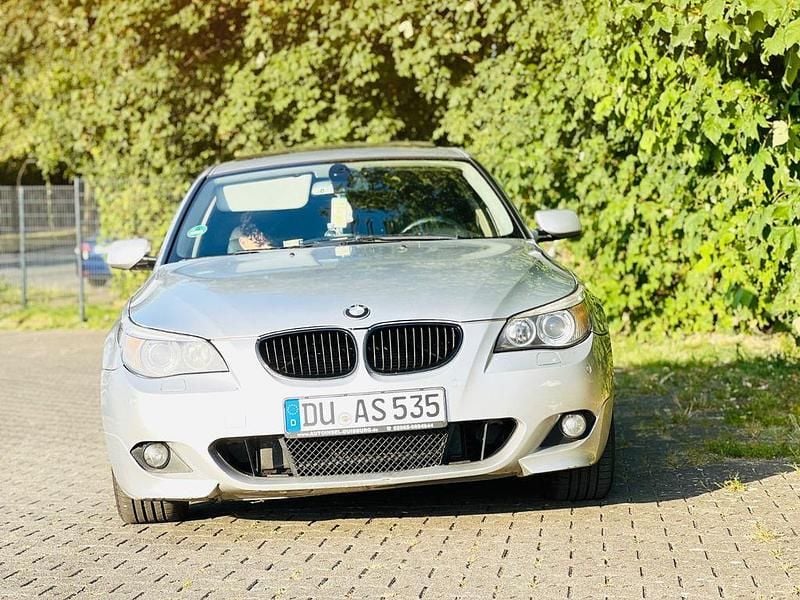 Silber Gebraucht 2006 BMW 530 Performance Limousine | 6.350 € (Guter Preis) - Bild 1/4