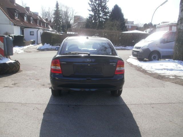 Gebraucht Opel Astra Selection 101 PS (74 kW) 2001 Schwarz metallic Limousine