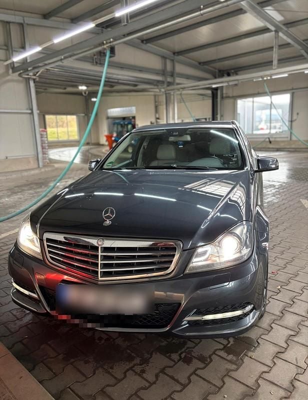 Grau Gebraucht 2012 Mercedes C350 Elegance Limousine | 14.000 € (Etwas zu teuer) - Bild 1/4