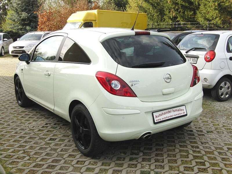 Second-hand Opel Corsa 87 CP (63 kW) 2013 Verde Berlinǎ