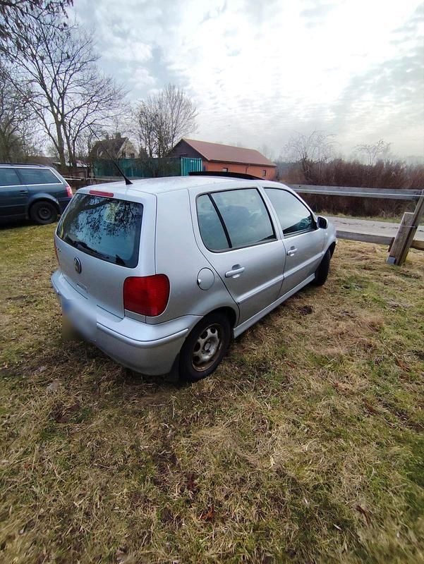 Gebraucht VW Polo 60 PS (44 kW) 2001 Silber Kleinwagen