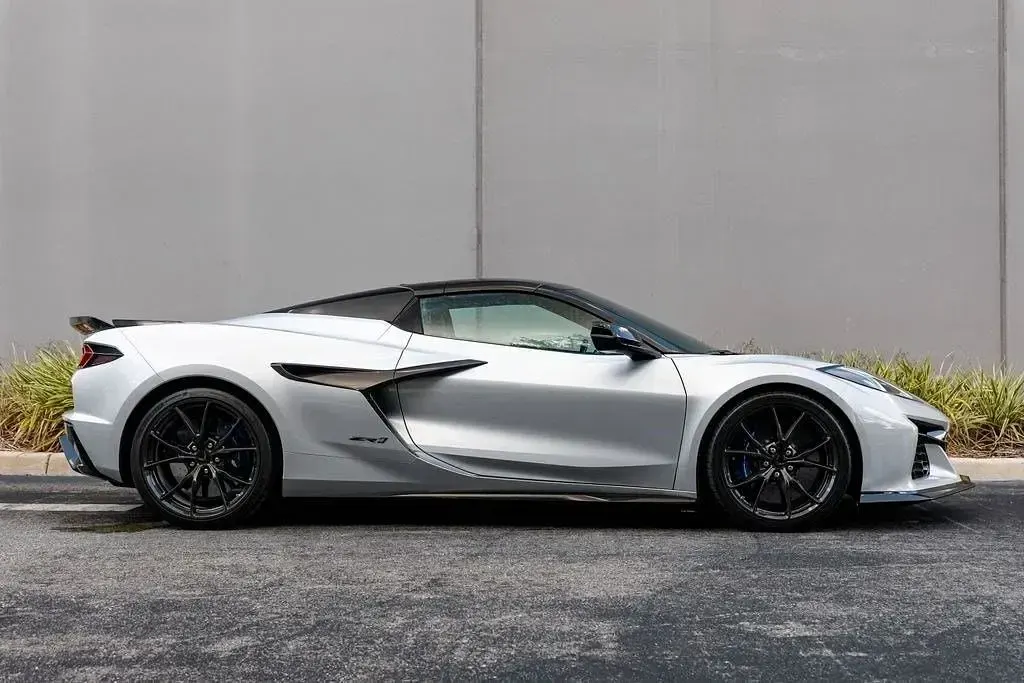 Neu Corvette ZR1 2026 Silber Cabrio
