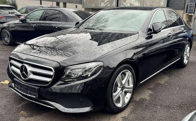 Gebraucht Mercedes E350 Avantgarde 258 PS (189 kW) 2017 Schwarz Limousine