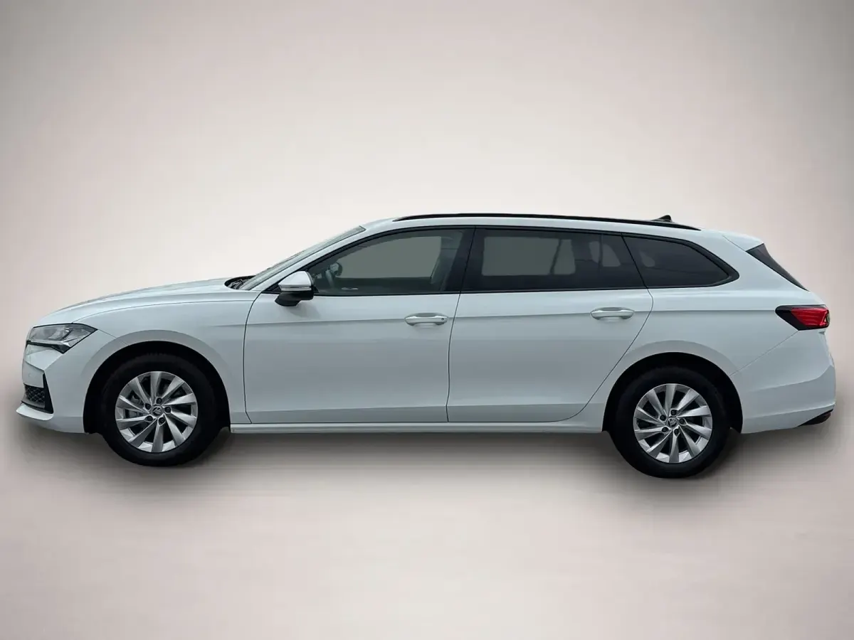 Gebraucht Skoda Superb 150 PS (110 kW) 2024 Weiß Kombi