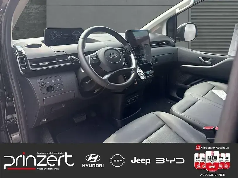 Gebraucht Hyundai Staria Prime 225 PS (165 kW) 2025 Abyss black / mic Van / Kleinbus