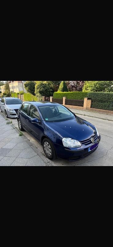 Blau Gebraucht 2005 VW Golf IV Kleinwagen | 1.000 € (Superpreis) - Bild 1/4