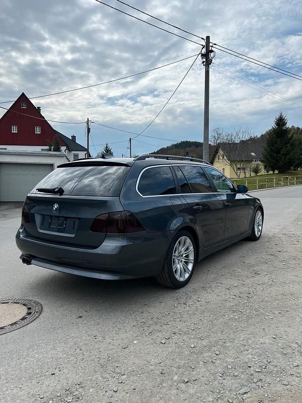 Second-hand BMW 525 280 CP (205 kW) 2009 Gri Break