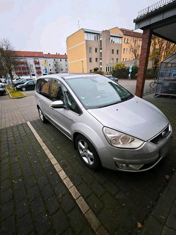 Gebraucht Ford Galaxy 140 PS (102 kW) 2007 Silber Van / Kleinbus