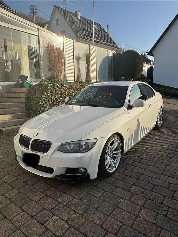 Gebraucht BMW 325 M Sport 245 PS (180 kW) 2011 Weiß Coupé