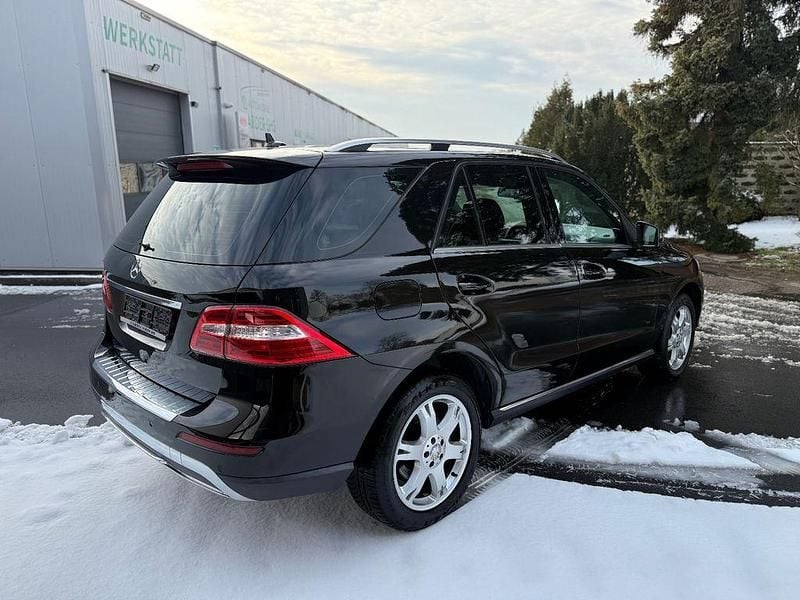 Gebraucht Mercedes ML350 258 PS (189 kW) 2013 Schwarz SUV