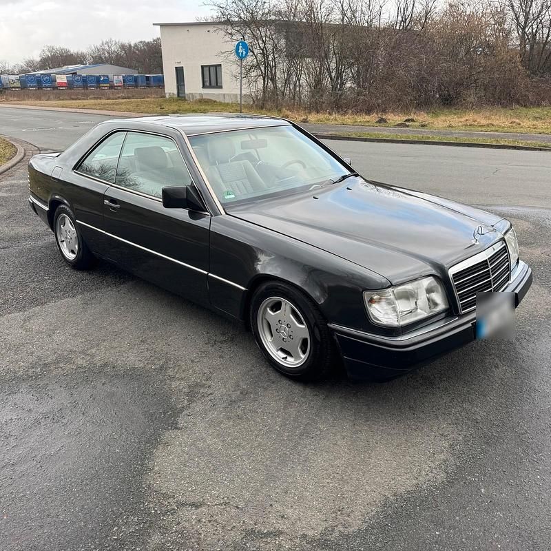 Gebraucht Mercedes 230 132 PS (97 kW) 1989 Kombi