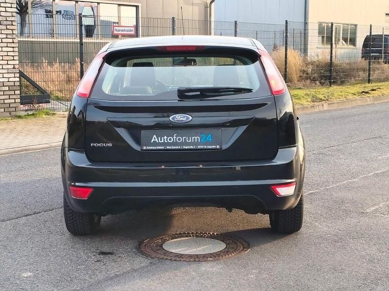 Gebraucht Ford Focus Style 101 PS (74 kW) 2010 Schwarz Limousine