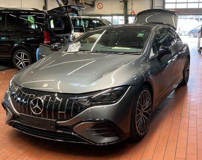 Selenitgrau lack Neu 2025 Mercedes EQE AMG 53 AMG Limousine | 69.990 € (Superpreis) - Bild 1/4