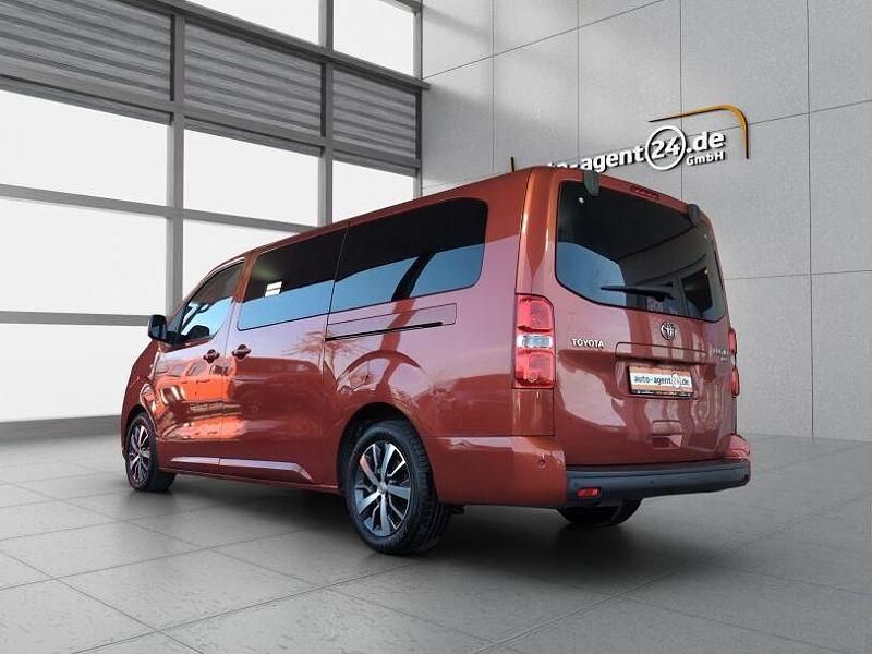 Gebraucht Toyota Proace Verso 150 PS (110 kW) 2019 Orange tourmaline Kombi