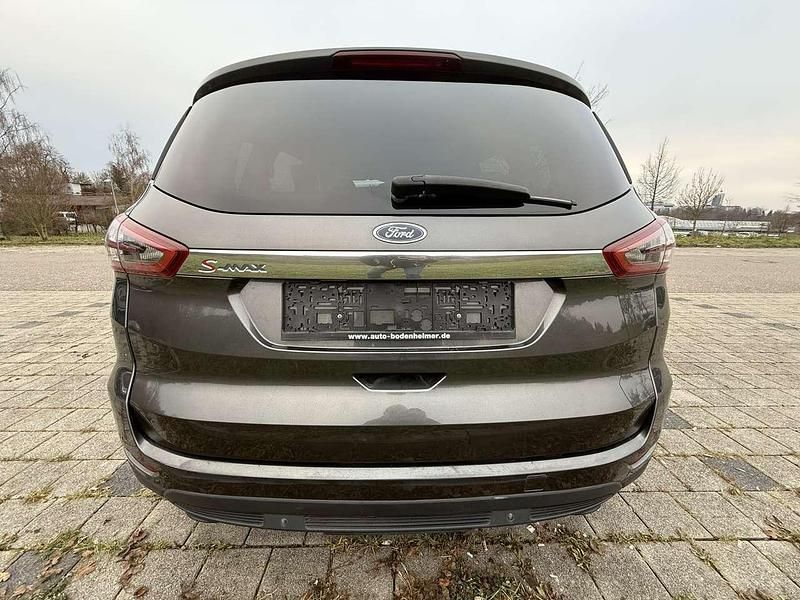 Gebraucht Ford S-MAX Business Edition 150 PS (110 kW) 2016 Magneticgrau (metallic) Van / Kleinbus