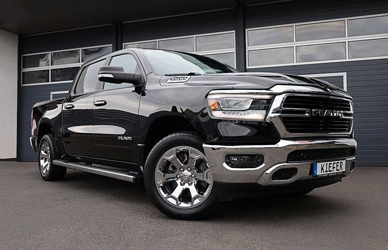 Diamond black crystal pearlco Gebraucht 2019 Dodge Ram Abholung | 29.750 € (Fairer Preis) - Bild 1/4