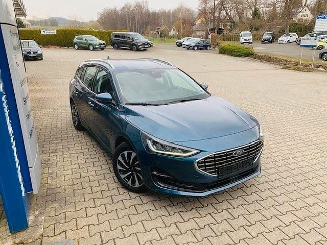 Gebraucht Ford Focus Titanium 125 PS (91 kW) 2025 Blau Limousine