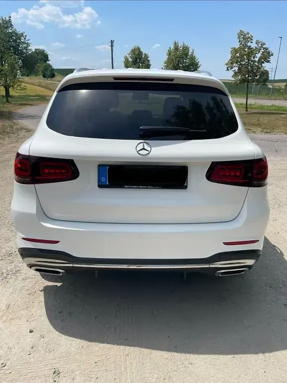 Gebraucht Mercedes GLC220 AMG line 194 PS (142 kW) 2022 Weiß SUV