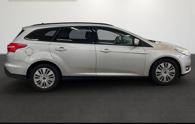 Gebraucht Ford Focus Business Edition 125 PS (91 kW) 2015 Silber Limousine