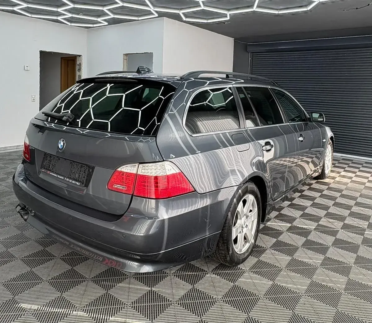 Gebraucht BMW 525 Advantage 218 PS (160 kW) 2008 Grau Kombi