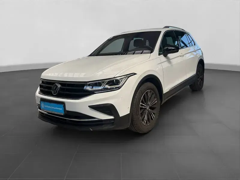 Gebraucht VW Tiguan IQ Drive 150 PS (110 kW) 2023 Weiß SUV