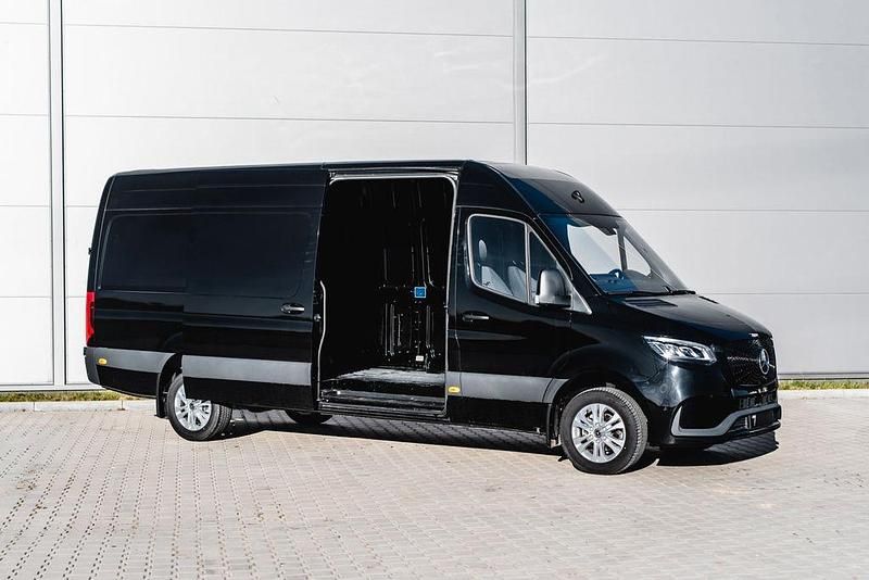 Gebraucht Mercedes Sprinter 190 PS (139 kW) 2024 Schwarz Van