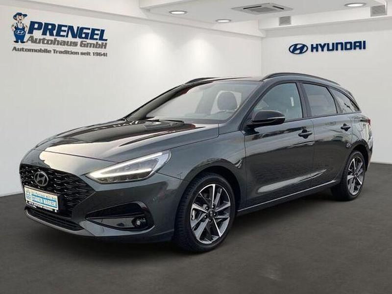 Gebraucht Hyundai i30 Advantage 101 PS (74 kW) 2024 Cypress green mineraleffekt Kombi