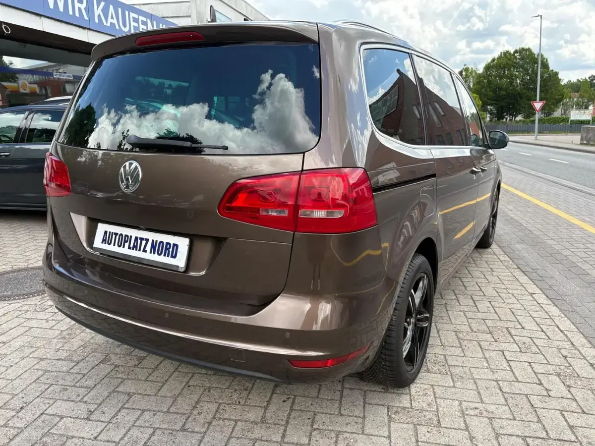Gebraucht VW Sharan 140 PS (102 kW) 2011 Braun Van / Kleinbus