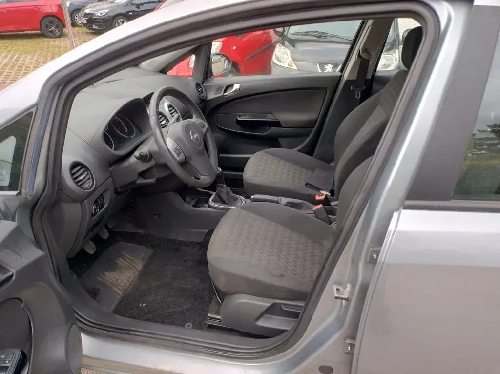 Gebraucht Opel Corsa Active 86 PS (63 kW) 2013 Silber Kleinwagen