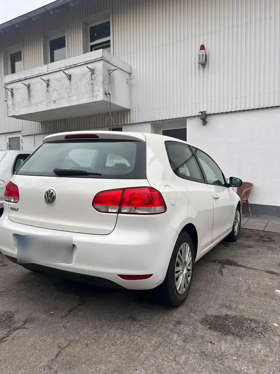 Gebraucht VW Golf 80 PS (58 kW) 2010 Weiß Coupé