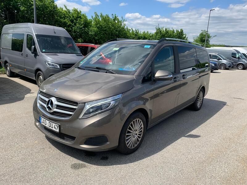 Indiumgrau metallic Gebraucht 2015 Mercedes V220 Edition Van / Kleinbus | 24.850 € (Fairer Preis) - Bild 1/4