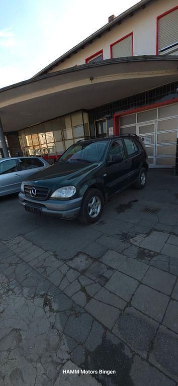 Gebraucht Mercedes ML320 218 PS (160 kW) 2001 Grün SUV