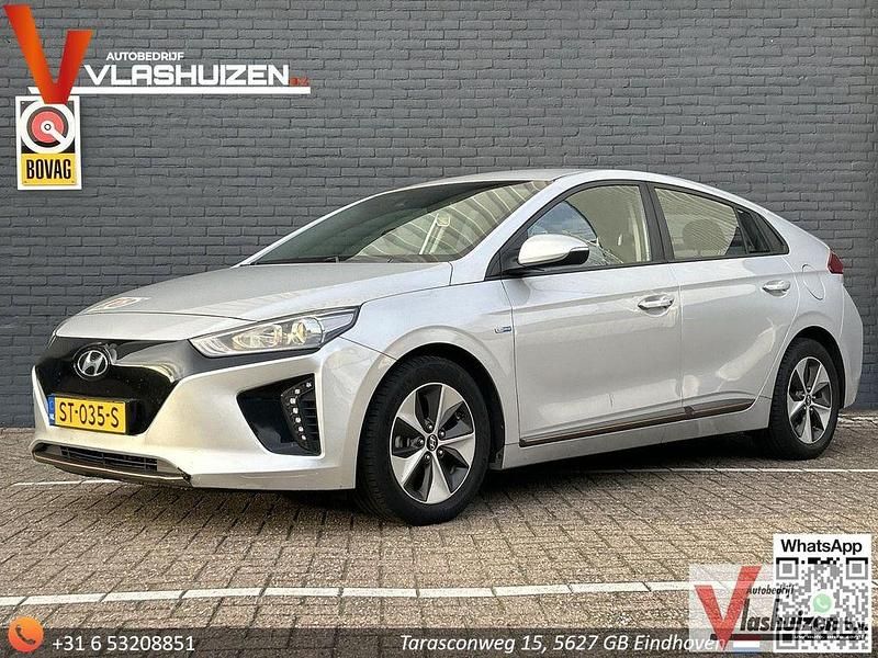 Grau Gebraucht 2018 Hyundai Ioniq Comfort Kleinwagen | 8.950 € - Bild 1/4