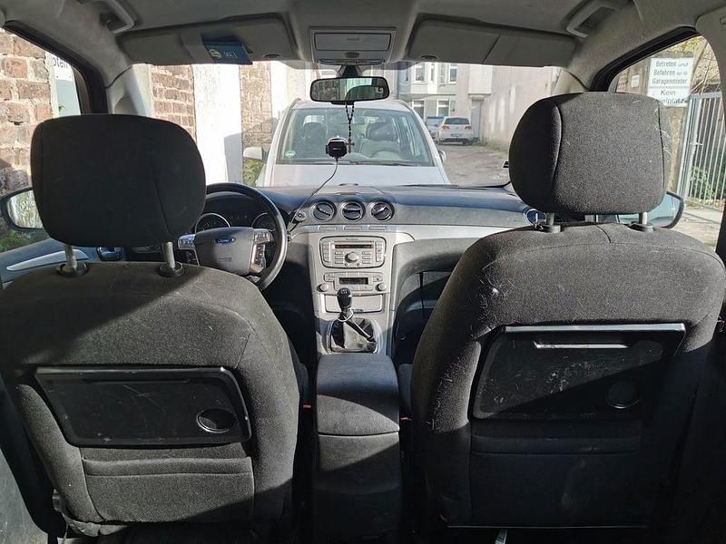 Gebraucht Ford Galaxy Trend 145 PS (106 kW) 2008 Rot Van / Kleinbus