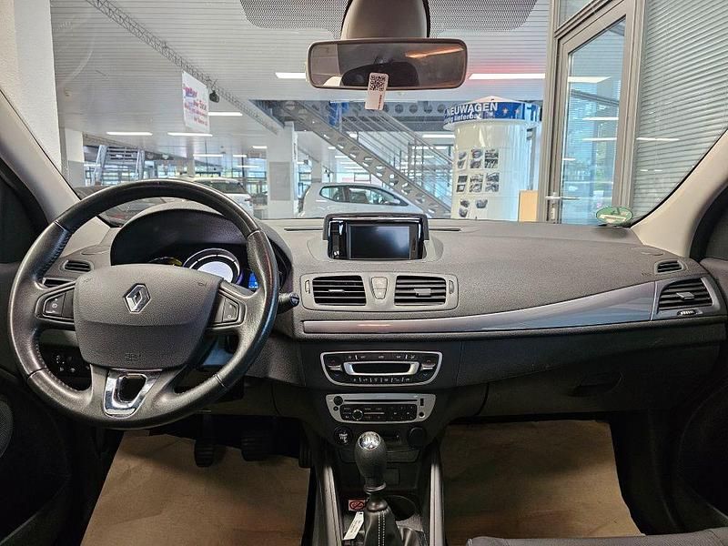 Gebraucht Renault Mégane III Intens 110 PS (80 kW) 2015 Schwarz Limousine