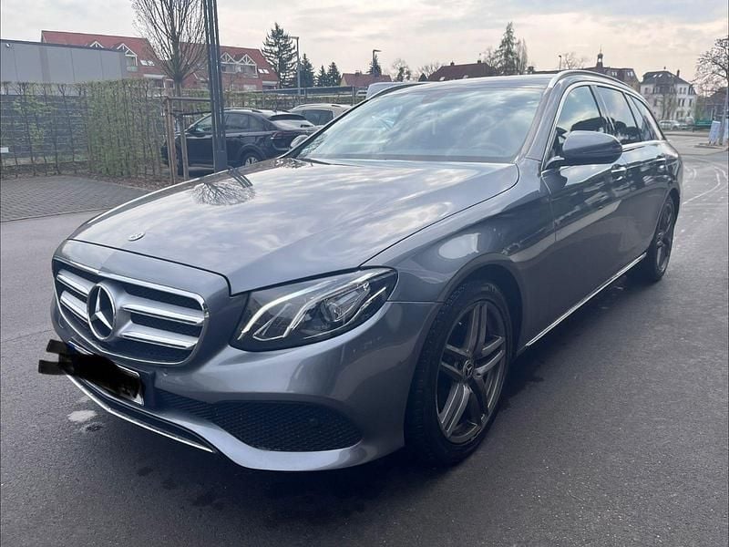 Second-hand Mercedes E220 194 CP (142 kW) 2018 Gri Break