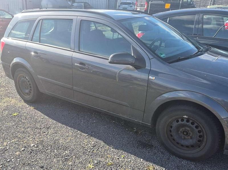 Usata Opel Astra Edition 90 CV (66 kW) 2009 Grigio Station wagon