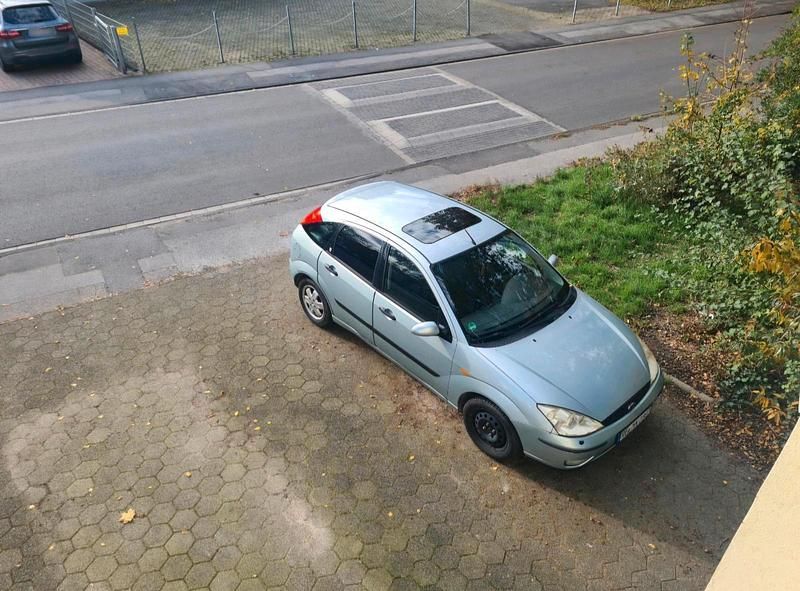 Second-hand Ford Focus 131 CP (96 kW) 2003 Albastru Berlinǎ