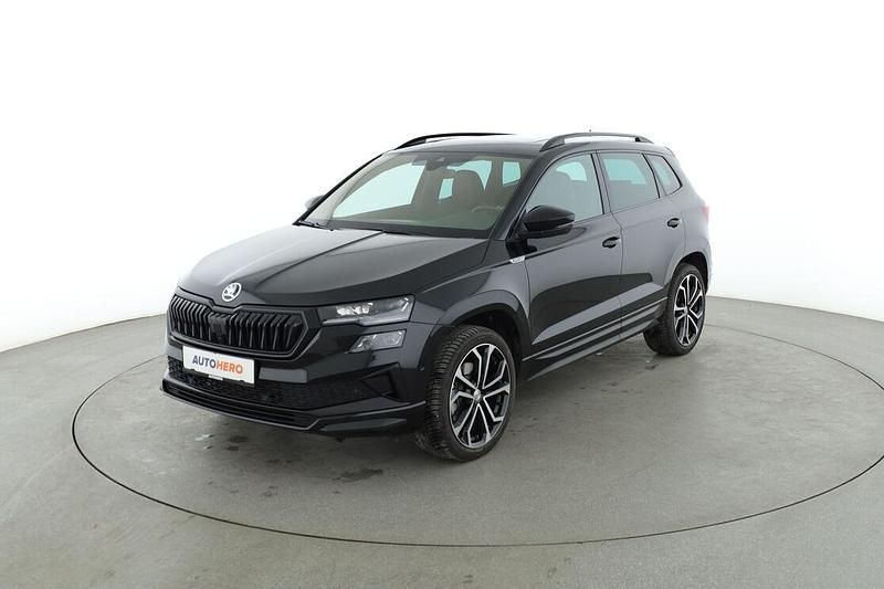 Schwarz Gebraucht 2023 Skoda Karoq SportLine SUV | 37.700 € (Etwas zu teuer) - Bild 1/3